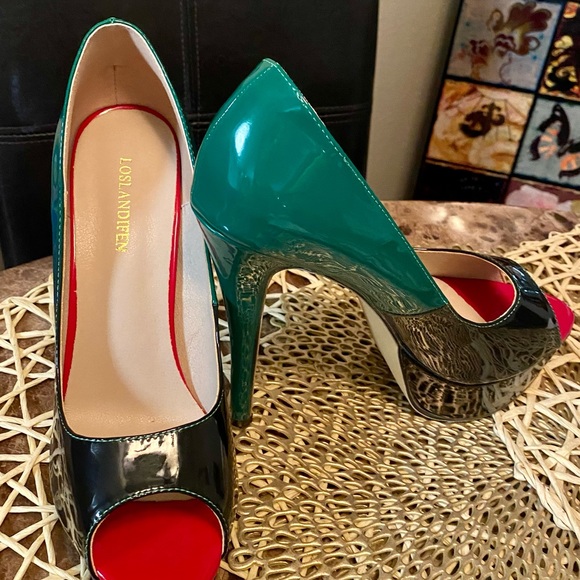 Stiletto platform heels. Brand new never worn. - Picture 4 of 4